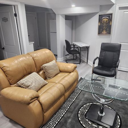 Apartment B 2 Bedroom Brampton Luaran gambar