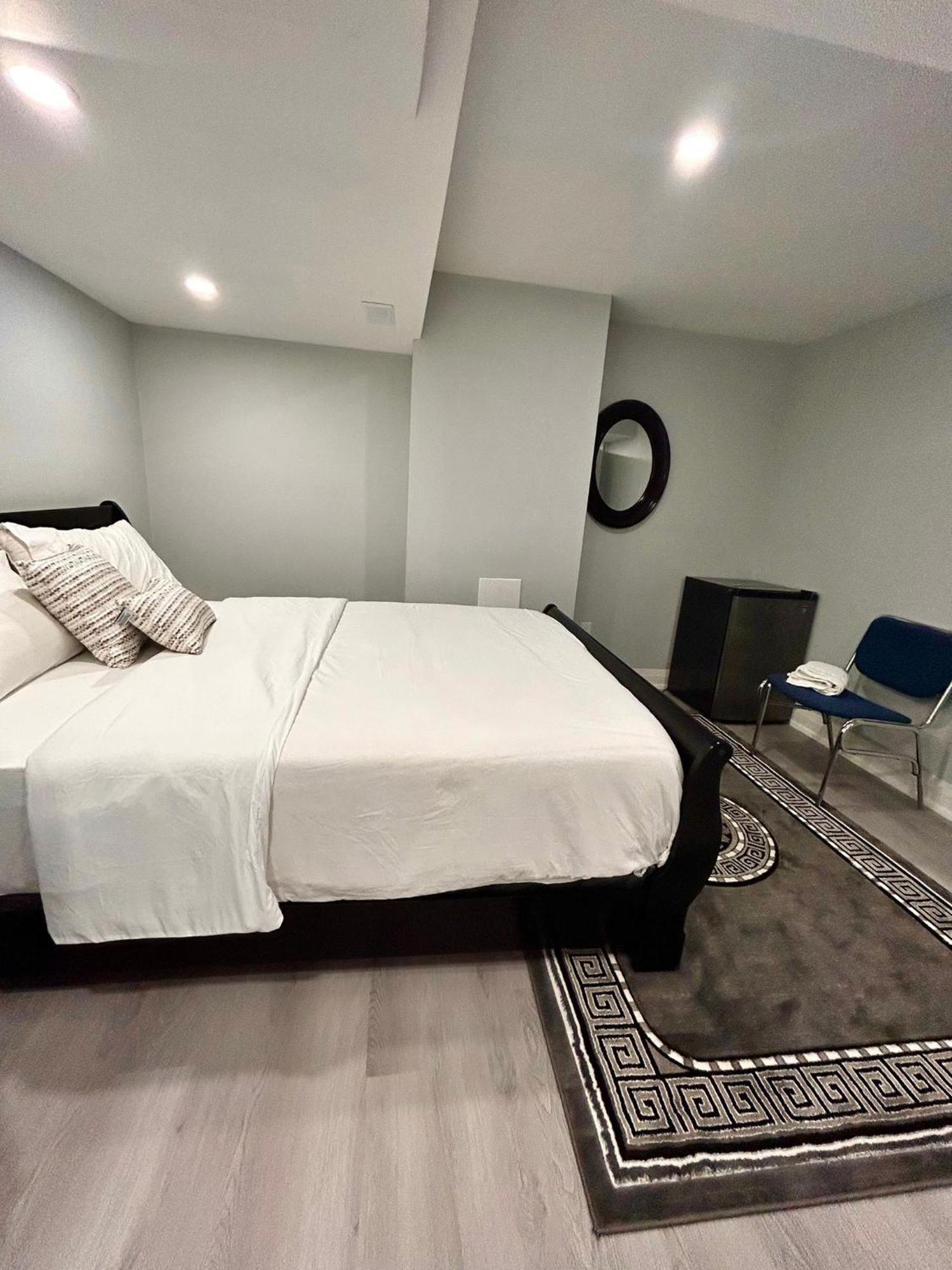 Apartment B 2 Bedroom Brampton Luaran gambar