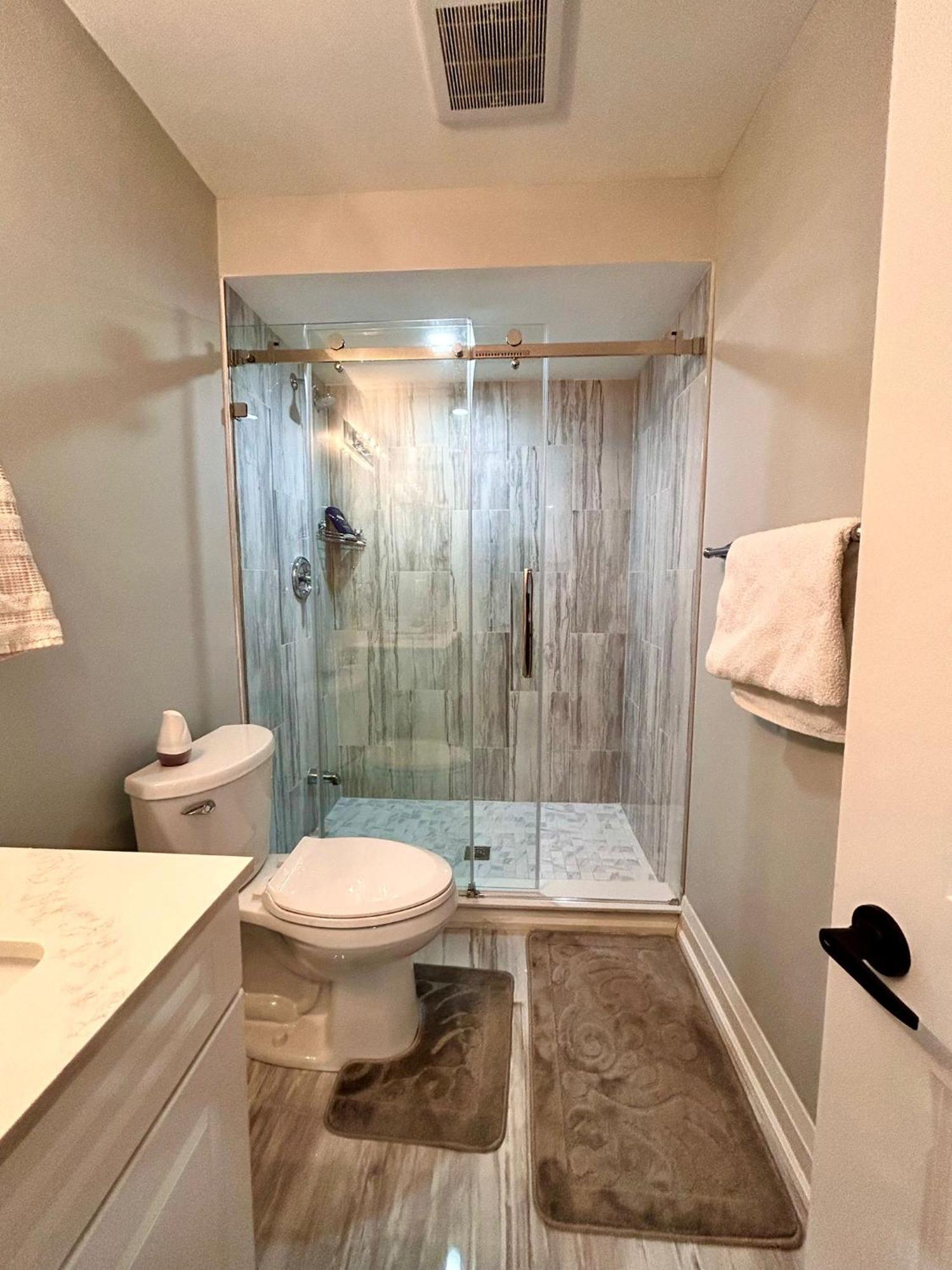 Apartment B 2 Bedroom Brampton Luaran gambar