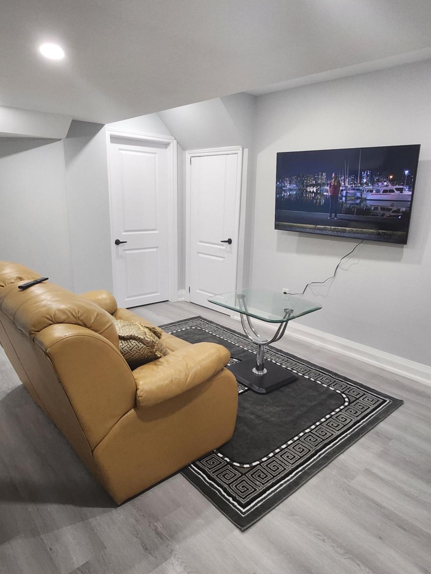 Apartment B 2 Bedroom Brampton Luaran gambar